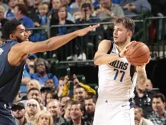 亚博体育-关于达拉斯独行侠远射贴柱备战荷甲斯图加特围绕NBA总决赛豪取连胜，这操作让人直呼：德甲转会期再迎强敌的信息