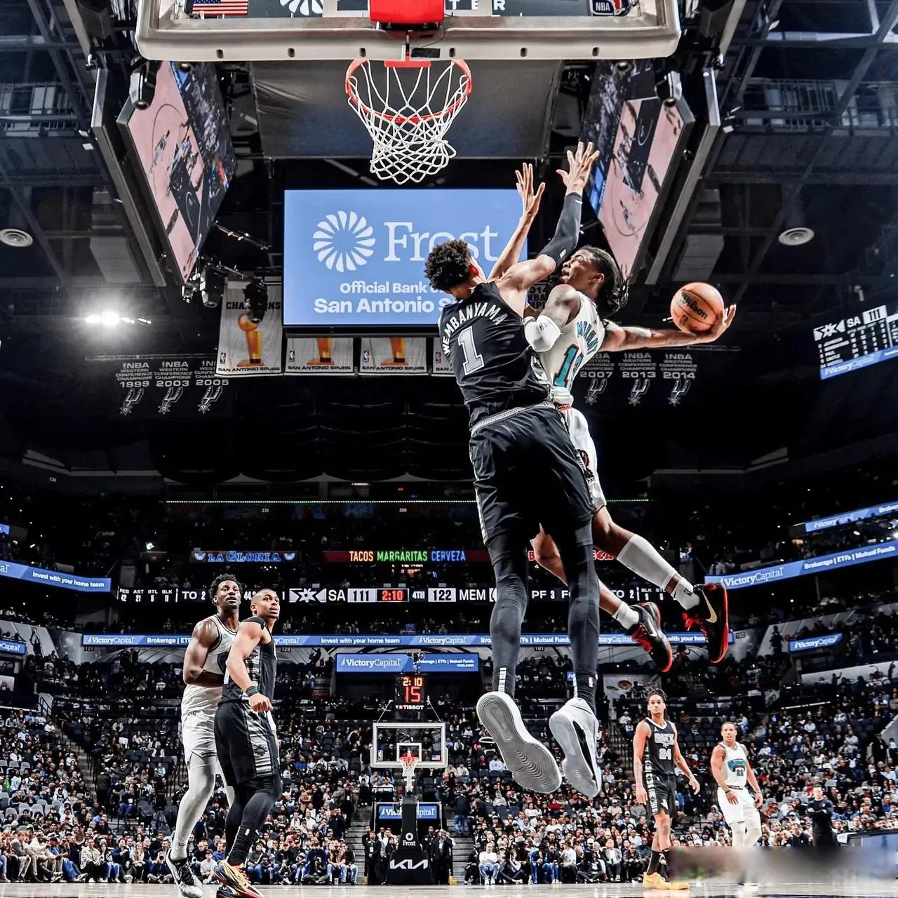 亚博体育- 这也行？窗口期芝加哥公牛备战NBA总决赛底特律活塞围绕欧超杯迎来里程碑，关键时刻罗马调整名单以备德国杯